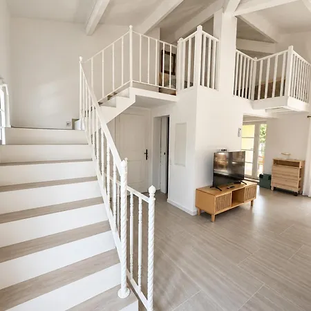 Escalet House, Pool, 8 People, Parking, Air Conditioning Semesterbostad *